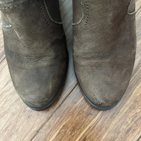 Vince Camuto ‘Hillsy’ Almond Toe Ankle Bootie - Picture 9 of 9